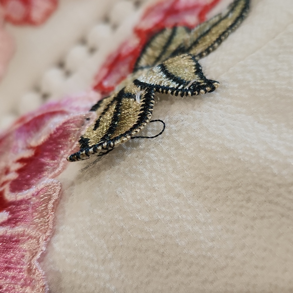 White with floral applications summer or homecoming dress. Size 1/2 - Picture 14 of 16